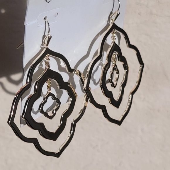 Rare Kendra Scott Gold Logo Statement Earrings - Picture 12 of 12